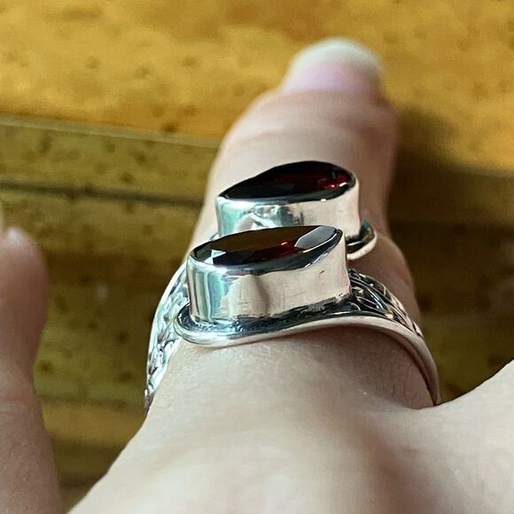 Natural Red Garnet Sterling Silver Bypass Ring Size 5.75 - Picture 2 of 9